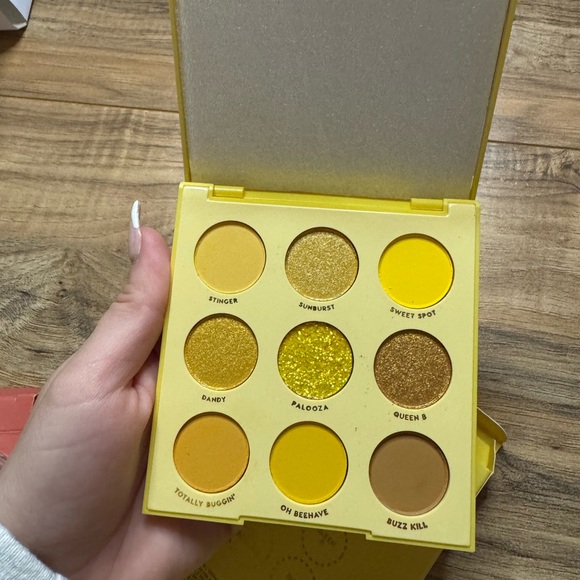 Uh- huh honey colourpop makeup palette - Picture 2 of 4